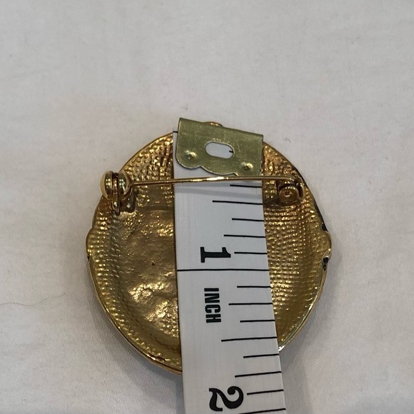 Elegant Brooch - Picture 7 of 7